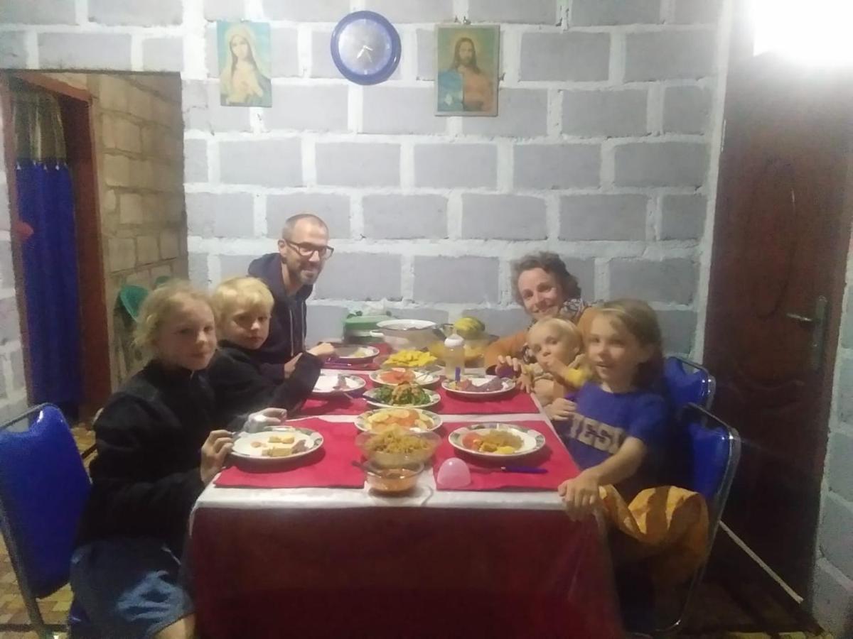 Arnolds Familly Homestay Bajawa المظهر الخارجي الصورة