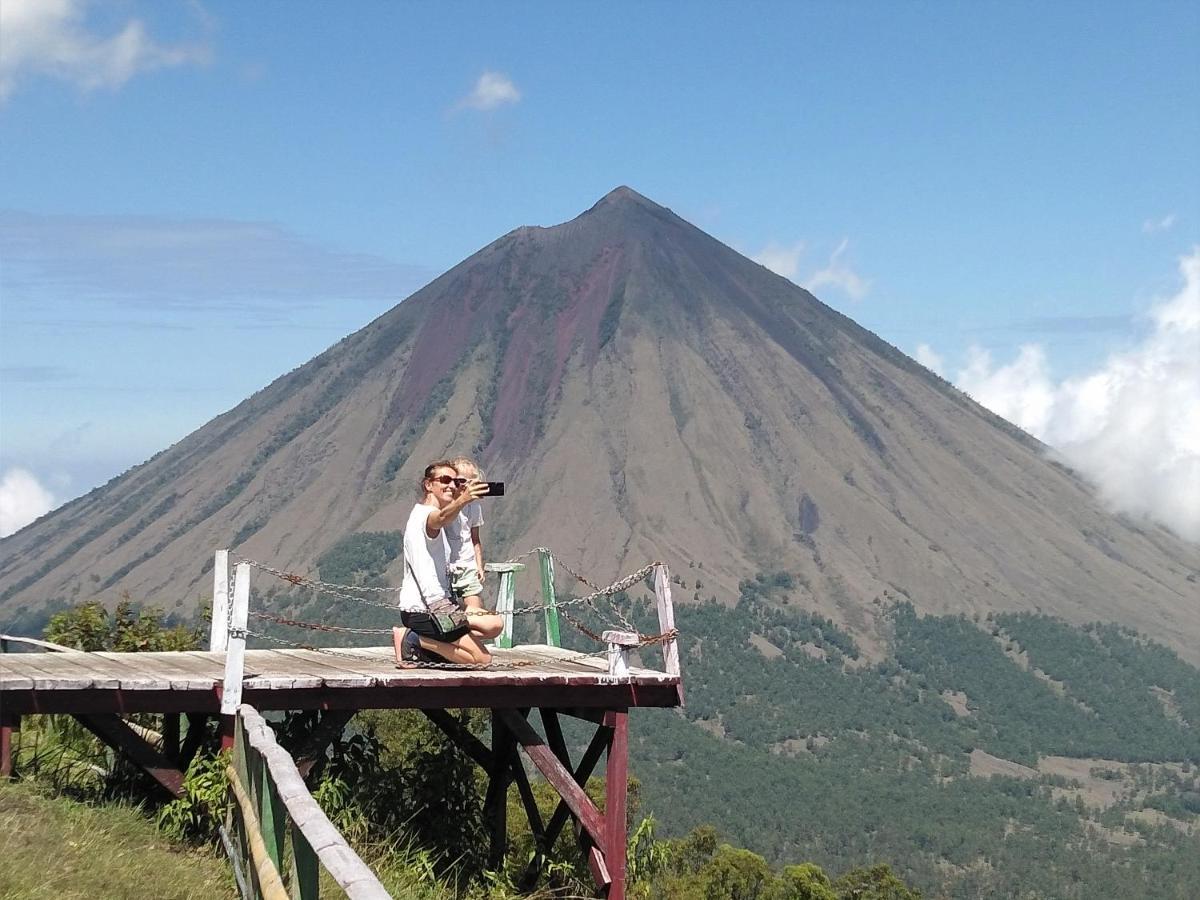 Arnolds Familly Homestay Bajawa المظهر الخارجي الصورة