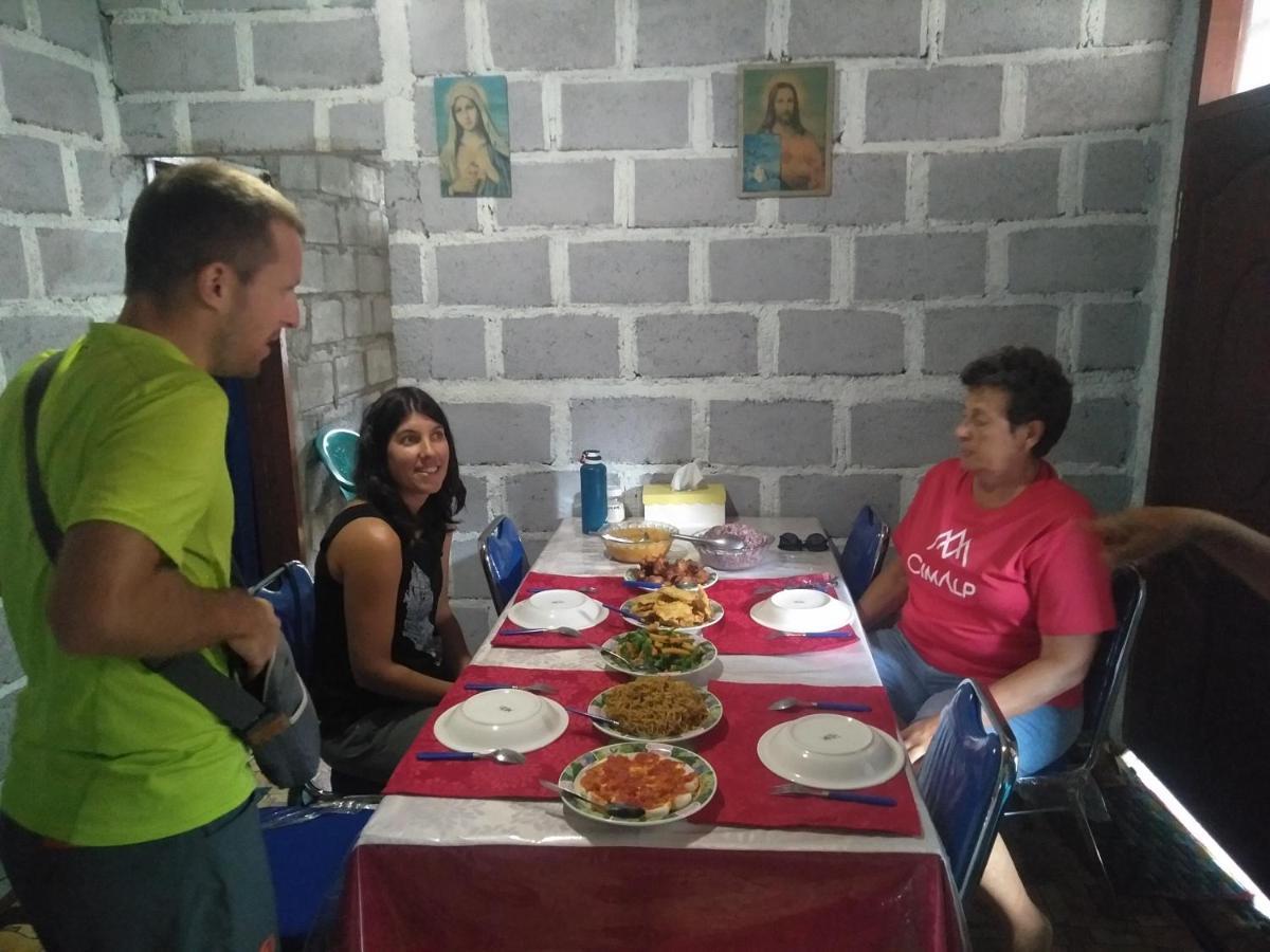Arnolds Familly Homestay Bajawa المظهر الخارجي الصورة