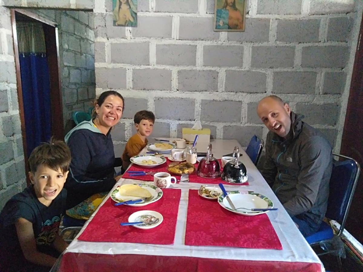 Arnolds Familly Homestay Bajawa المظهر الخارجي الصورة