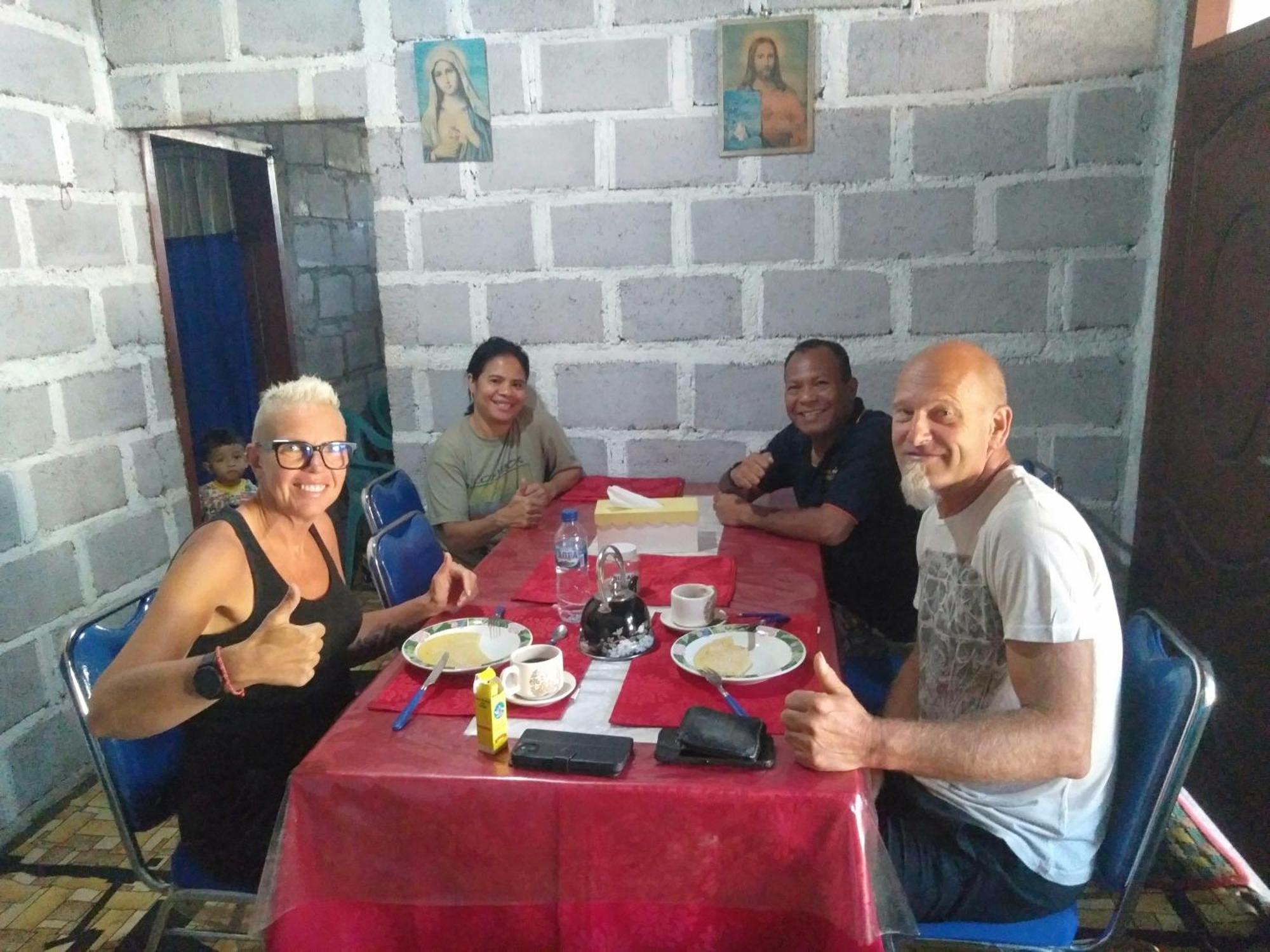 Arnolds Familly Homestay Bajawa المظهر الخارجي الصورة
